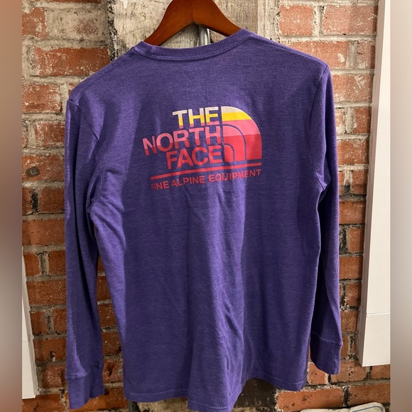The North Face Longsleeve T-Shirt - Picture 4 of 8